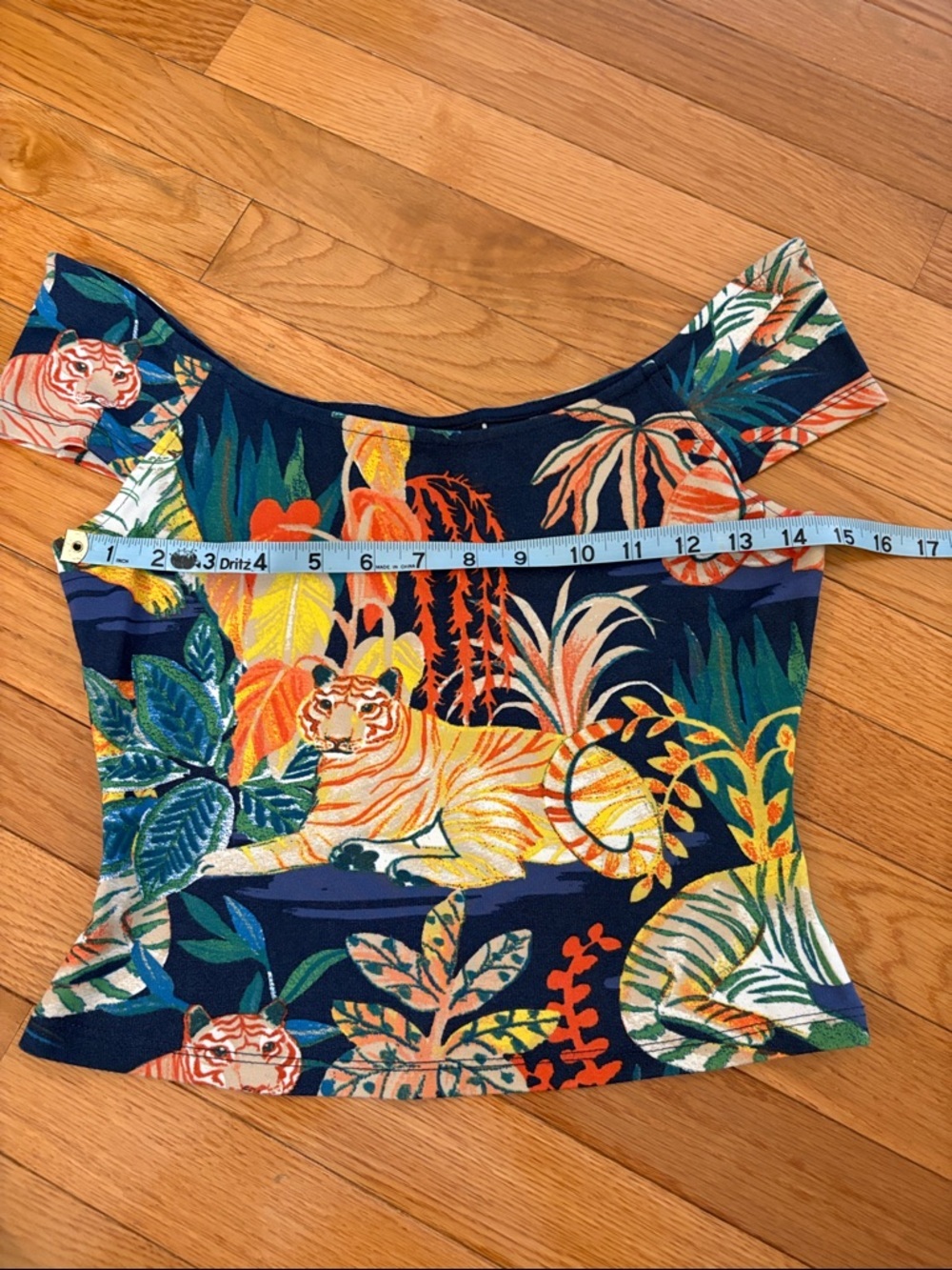 Maeve Tropical Navy Blue Multicolor Off-Shoulder Crop Top - Picture 6 of 8